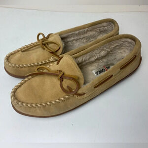 Minnetonka Faux Fur Lined Moccasin Slippers Tan Sz 9